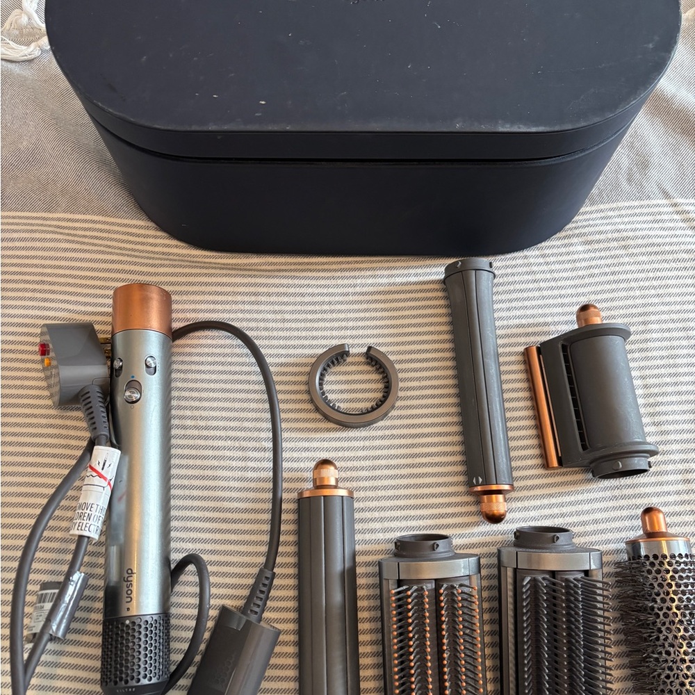 Dyson Air Wrap